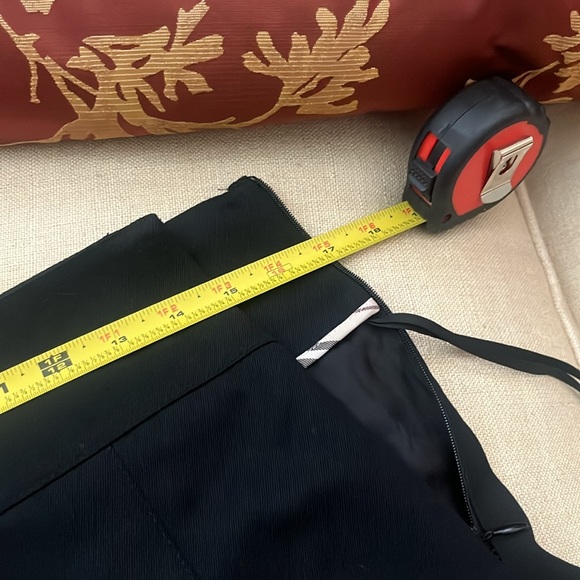 Burberry black pleat skirt size 6 - Picture 5 of 6